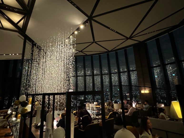 콘래드 오사카 호캉스의 모든 것 - 현아플, 힐튼 아너스 골드, 조식, 라운지, 레스토랑, 수영장, 사우나. Adieu 2023. (2) 관련 이미지 31