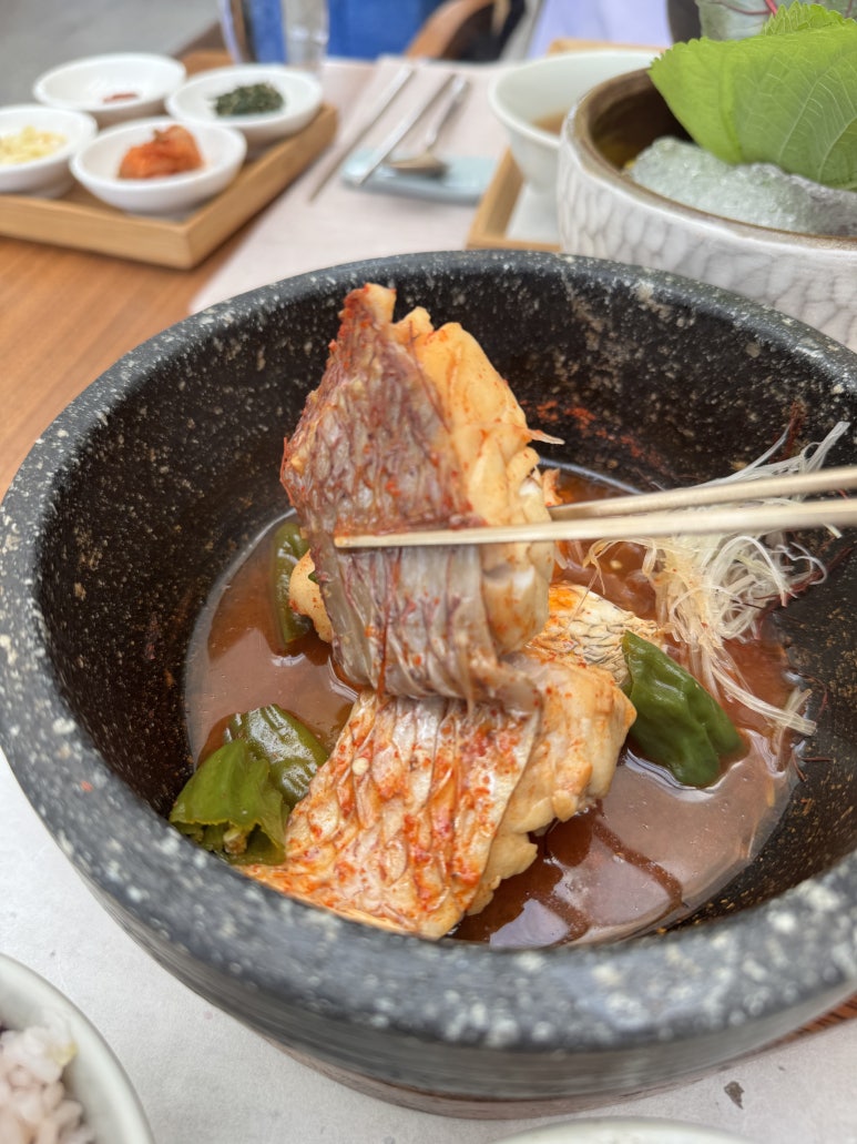 [파크 하얏트 서울] 더 라운지 - 식사 맛있는 라운지. 도미조림 1티어 찐 맛집. 신용카드 제휴할인. 발렛파킹 가능. 관련 이미지 17