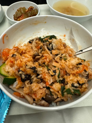 Korean Air First Class vs. Prestige Class – KE907 and KE908 Incheon–London B777-300ER Booking, Seat Recommendations, First Lounge, and SkyTeam Mileage Flight Review image 73