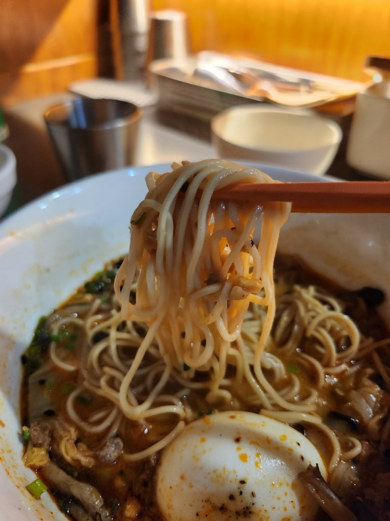 ★★★★☆ [신촌 탄탄면] 정육면체 - 신촌 유일의 미슐랭 맛집. 홍탄, 깨부수면과 유린기.. 시그니처 메뉴를 모두 먹어보다. 관련 이미지 14