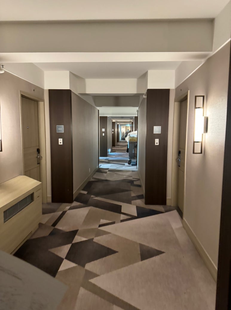 웨스틴조선 부산 - 새로단장한 해운대오션뷰 호텔. 클럽조선 플래티넘 100배 이용하기. 디럭스 비치 킹 + 수영장 + 발렛주차 후기. (feat. 그랜드조선 부산) 관련 이미지 11