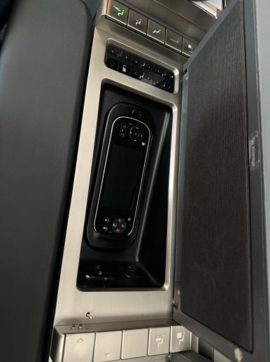Korean Air First Class vs. Prestige Class – KE907 and KE908 Incheon–London B777-300ER Booking, Seat Recommendations, First Lounge, and SkyTeam Mileage Flight Review image 35