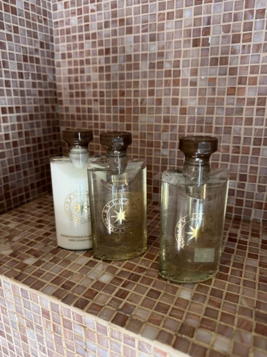 불가리 발리 - 인생 최고의 휴양지. 장동건 부부 신혼여행 인도양 오션뷰 풀빌라 추천. 메리어트 플래티넘 호캉스. 룸서비스/조식/야외수영장/레스토랑 후기. 관련 이미지 57