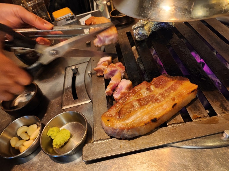 [충정로 삼겹살] 두툼 - 맛있는 녀석들 숙성삼겹살 맛집. 금돼지식당과 비교해보자. 주차꿀팁. 관련 이미지 18