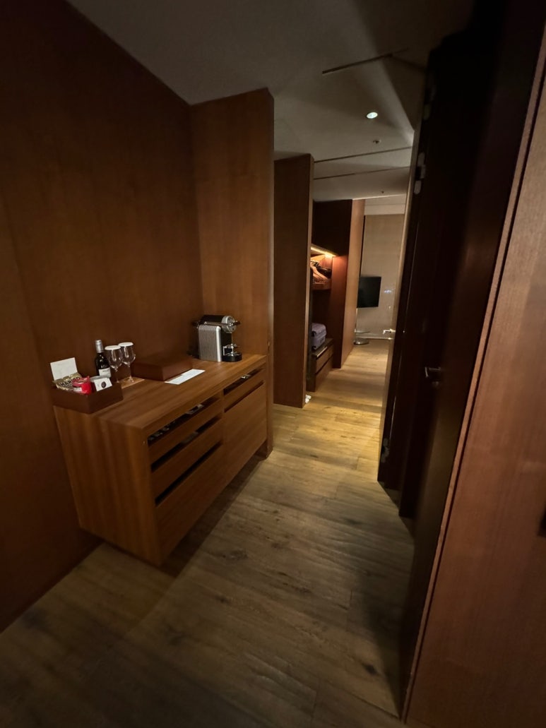 파크하얏트 부산 - 파크 이그제큐티브 마리나 스위트 & 스탠다드 룸 비교! 광안대교뷰, 조식, 수영장, 월드오브하얏트, GOH, 부산 5성호텔 비교&추천. 관련 이미지 29