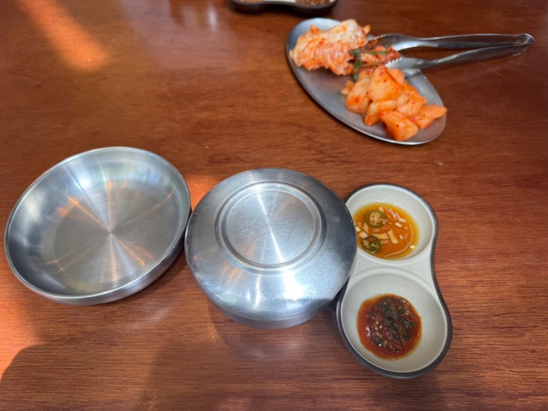 [가로수길 맛집] 곰탕랩 - 신사 임정식 쉐프 미쉐린 빕구르망 곰탕 맛집. 블루리본 서베이 받은 25,000원 시그니처 콜라겐 사골곰탕 후기. 관련 이미지 11