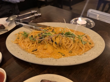 [가로수길 맛집] 록키 신사점 - 티본 스테이크 포터하우스 맛집. 새우크림 파스타도 먹어봄. 관련 이미지 2