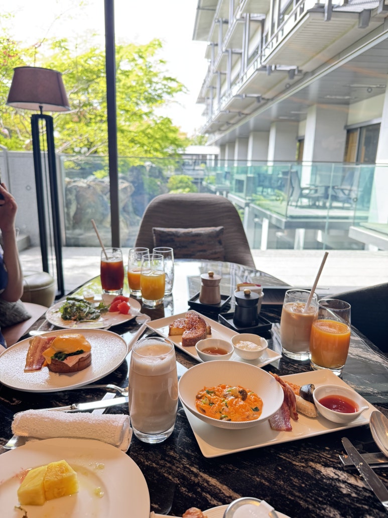 리츠칼튼 교토 - 조식, 피에르 에르메 마카롱과 조각케이크. 룸서비스, BAR 까지 먹거리 후기. 관련 이미지 28