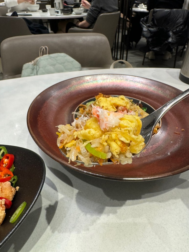 [더현대서울 맛집] 도원스타일 - 더현대 다이닝위크로 최대 30프로 할인 탑티어 중식당. 소고기 안심 탕수육, 그린 파파야 유린기, 양주식 바비큐 볶음밥. 관련 이미지 24