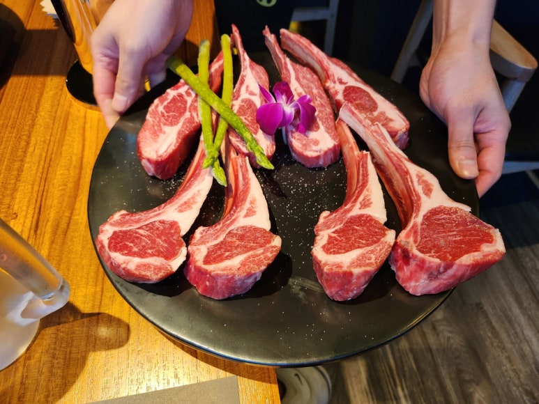 [가로수길 양고기] 브라더야끼 신사점 - 손꼽히는 프렌치랙 맛집. 양갈비 오마카세. 관련 이미지 1