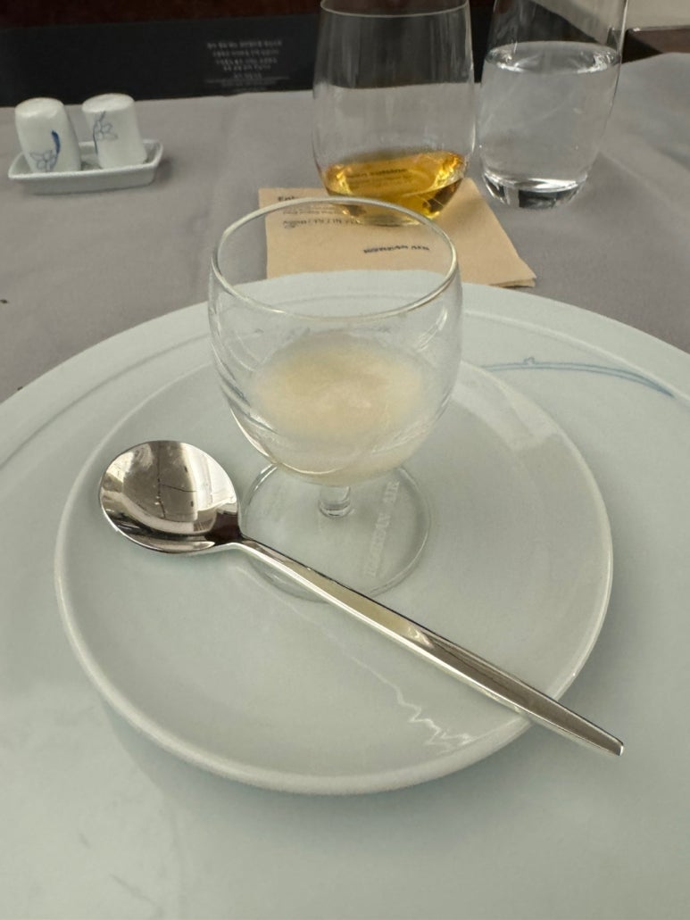 Korean Air First Class vs. Prestige Class – KE907 and KE908 Incheon–London B777-300ER Booking, Seat Recommendations, First Lounge, and SkyTeam Mileage Flight Review image 50