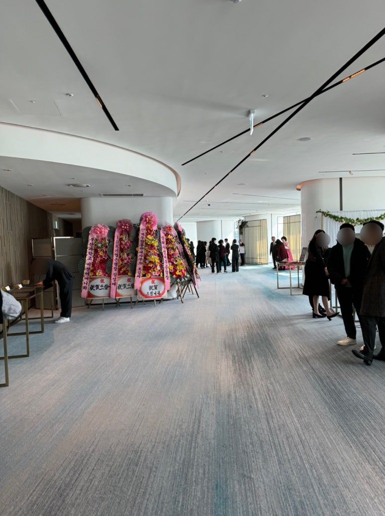 시그니엘 부산 결혼식 참석 후기. 세상 멋있는 결혼식장! 프렌치 코스요리 식사 후기. (feat. 허각 축하공연) 관련 이미지 7