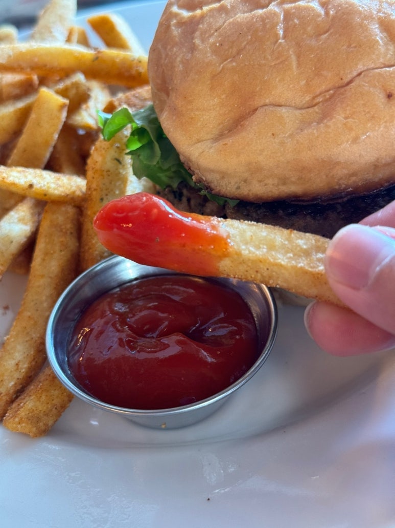 [괌 햄버거 맛집 완전정복] - 스택스버거, 모사스버거, 제프버거. 현지인 추천 내돈내산 간단비교. 관련 이미지 24