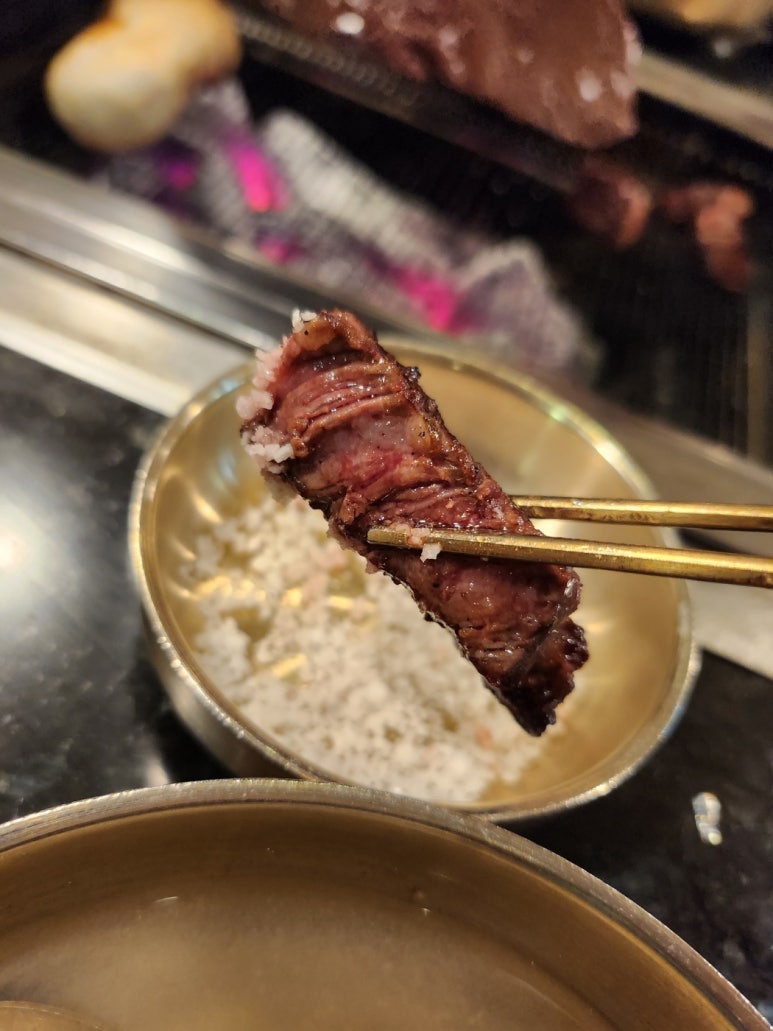 [논현동 한우 맛집] 세종한우2호점 - 줄서서 먹는 강남최고 가성비 투뿔 한우 정육식당. 마장동 필요없다. 발렛주차 가능. 관련 이미지 18