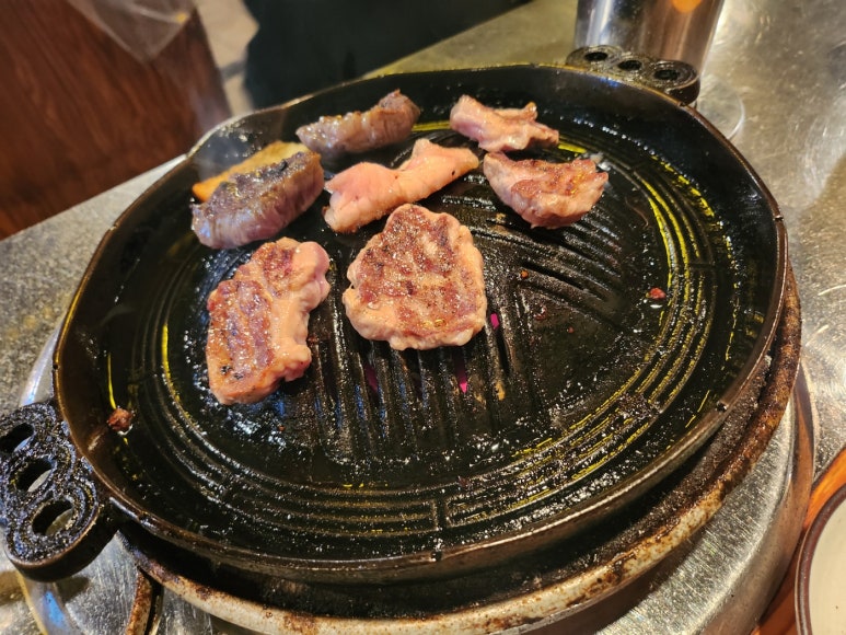 [홍대 양고기] 이치류 본점 - 7년 연속 미슐랭 양고기 맛집. 연예인 맛집. 1티어 양고기집. 관련 이미지 21