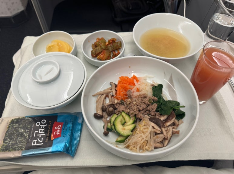 Korean Air First Class vs. Prestige Class – KE907 and KE908 Incheon–London B777-300ER Booking, Seat Recommendations, First Lounge, and SkyTeam Mileage Flight Review image 71
