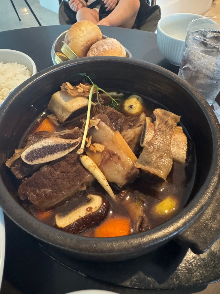 [안다즈 서울 맛집] 조각보 - 스파게티와 갈비찜 그리고 망고빙수 내돈내산 후기. 현아플 비마게 그리고 신한카드 더베스트+ 로 반값에 아기의자와 호텔 발렛 나들이! 관련 이미지 21