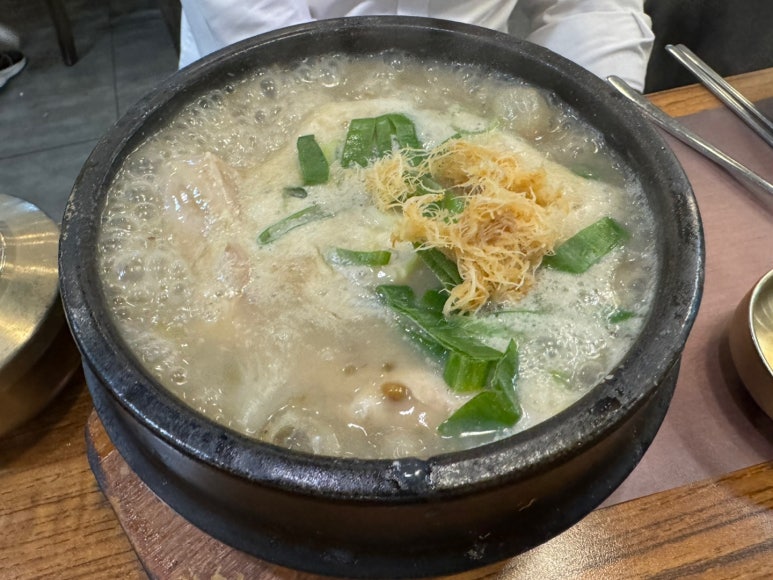 [교대역 맛집] 3대 삼계장인 - 잣삼계탕, 녹두삼계탕, 전기구이 모두 먹어본 솔직후기. n번째 방문. 줄서는식당, 맛있는녀석들 삼계탕. 관련 이미지 16