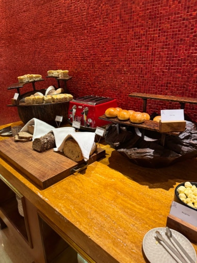 세인트레지스 발리 2편 - 미쉐린 레스토랑 Kayuputi. 플래티넘 티어로 즐기는 조식 그리고 디너 솔직 후기. 불가리 발리랑 비교!! 관련 이미지 12