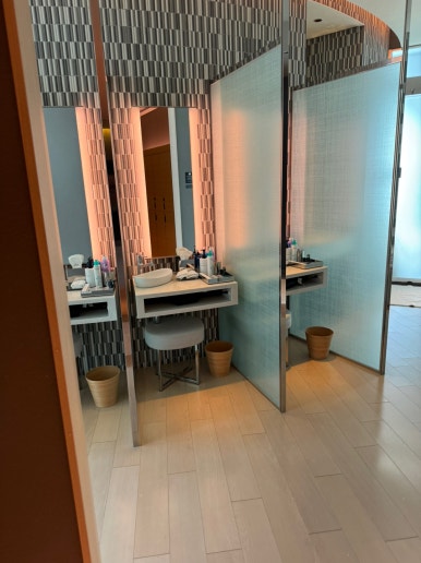 콘래드 오사카 호캉스의 모든 것 - 현아플, 힐튼 아너스 골드, 조식, 라운지, 레스토랑, 수영장, 사우나. Adieu 2023. (2) 관련 이미지 24