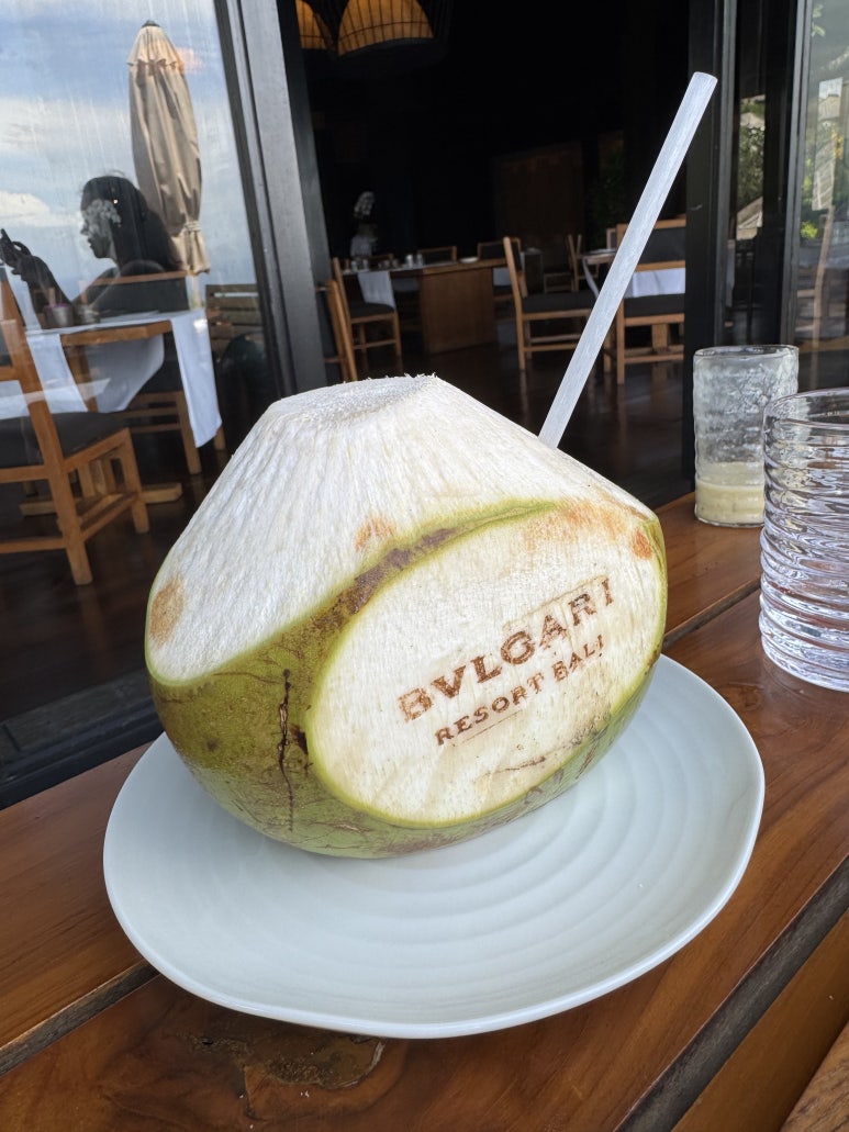 불가리 발리 2편 - 베이비시터가 있는 발리 풀빌라. 야외수영장, 조식, 레스토랑 후기. 관련 이미지 16