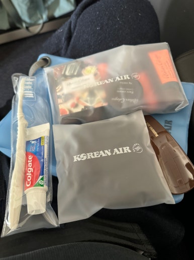 Korean Air First Class vs. Prestige Class – KE907 and KE908 Incheon–London B777-300ER Booking, Seat Recommendations, First Lounge, and SkyTeam Mileage Flight Review image 34