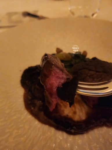 [롯데호텔서울 맛집] 피에르가니에르서울 -기념일에 추천하는 프렌치 레스토랑 디너코스. 발렛주차정보. 롯데호텔 트레비클럽 이용해서 싸게 먹자!!! 관련 이미지 37