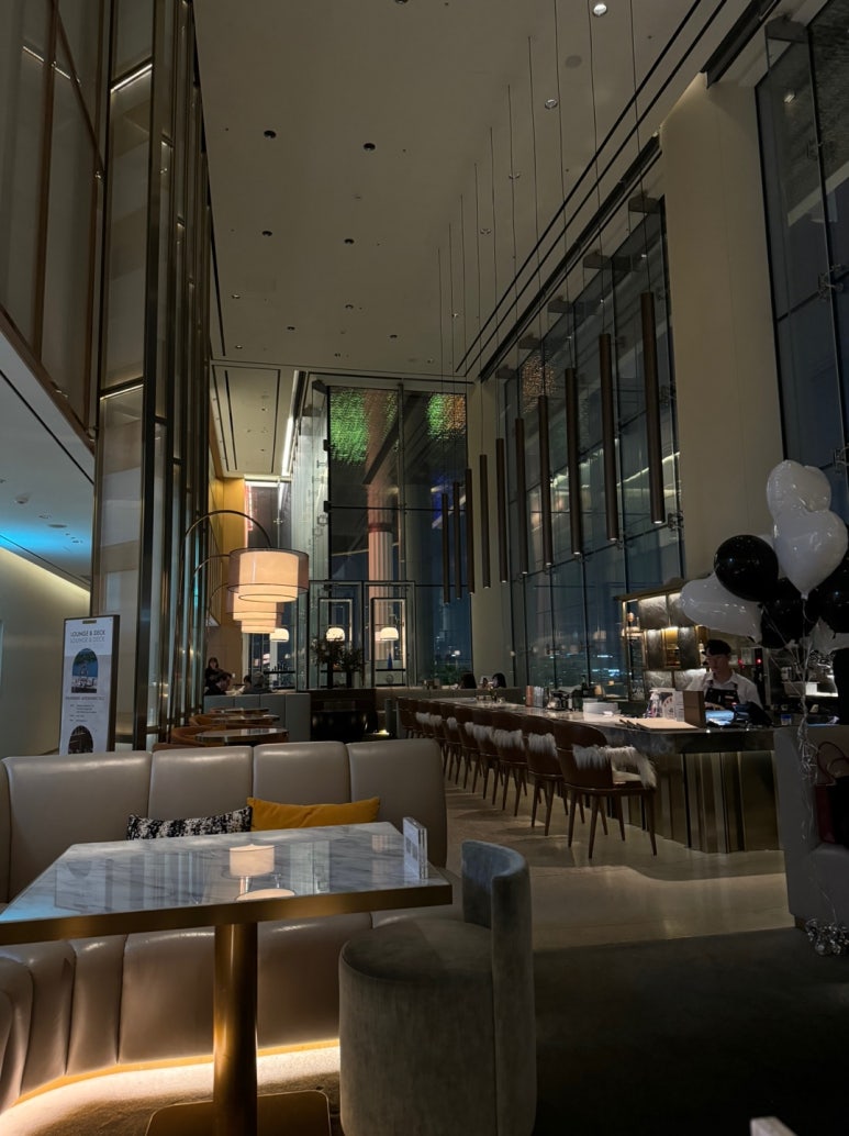 [호텔 나루 서울 엠갤러리] 라운지 & 데크 - 최고의 한강뷰 야경 5성 호텔 라운지 맛집. 아코르 멤버십, 대한항공 현대카드 할인 가능. 발렛 가능. 관련 이미지 6