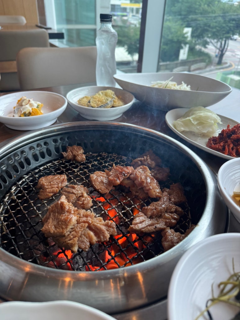 [워커힐 맛집] 송도갈비 구리워커힐점 - 양념돼지갈비 탑티어 맛집. 한강뷰 모임하기 좋은 곳. 리뉴얼 런치메뉴(점심한상) 후기. 관련 이미지 12