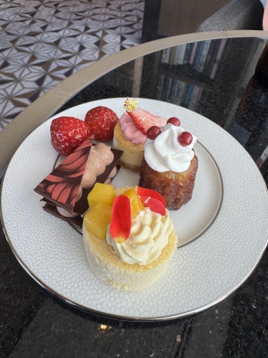 [The Ritz-Carlton, Tokyo] Afternoon tea and the club lounge — a somewhat disappointing self-paid review. Admission for two: 500,000 won. image 21