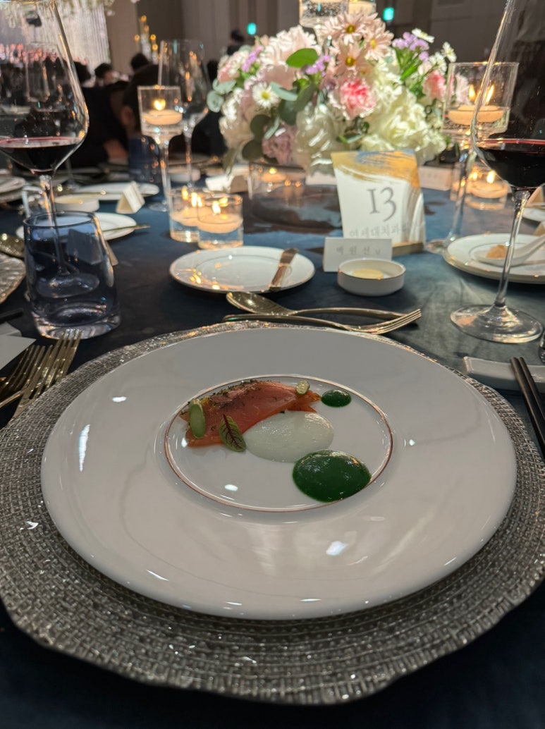 시그니엘 부산 결혼식 참석 후기. 세상 멋있는 결혼식장! 프렌치 코스요리 식사 후기. (feat. 허각 축하공연) 관련 이미지 29