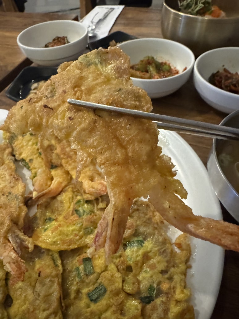 [한남동 맛집] 한남북엇국 - 저녁에 술안먹고 홍게살비빔밥과 전 먹은 썰. 한식 찐 맛집. 발렛 주차 가능. 관련 이미지 17