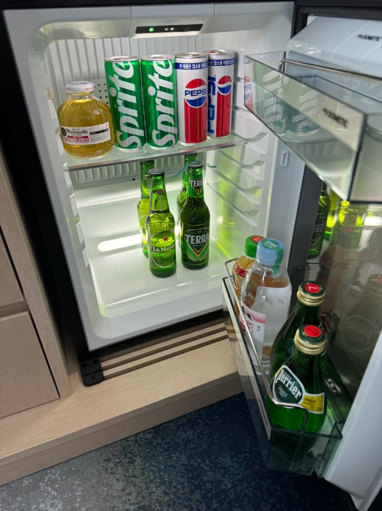 웨스틴조선 부산 - 새로단장한 해운대오션뷰 호텔. 클럽조선 플래티넘 100배 이용하기. 디럭스 비치 킹 + 수영장 + 발렛주차 후기. (feat. 그랜드조선 부산) 관련 이미지 15