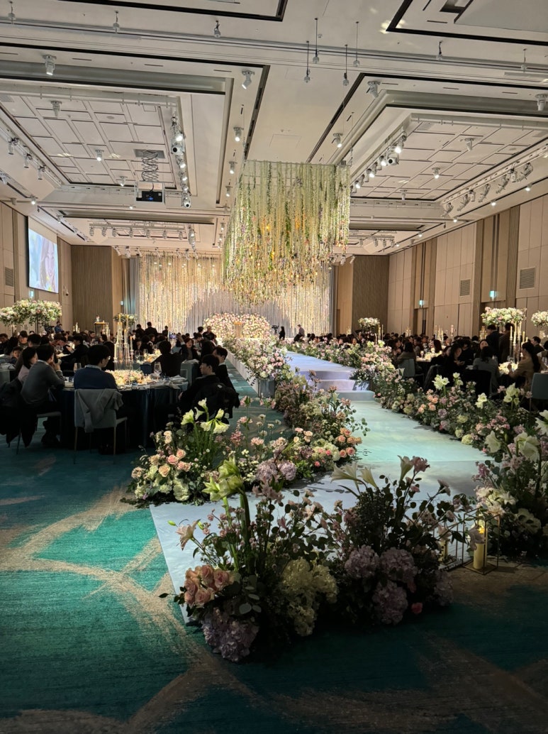 시그니엘 부산 결혼식 참석 후기. 세상 멋있는 결혼식장! 프렌치 코스요리 식사 후기. (feat. 허각 축하공연) 관련 이미지 15