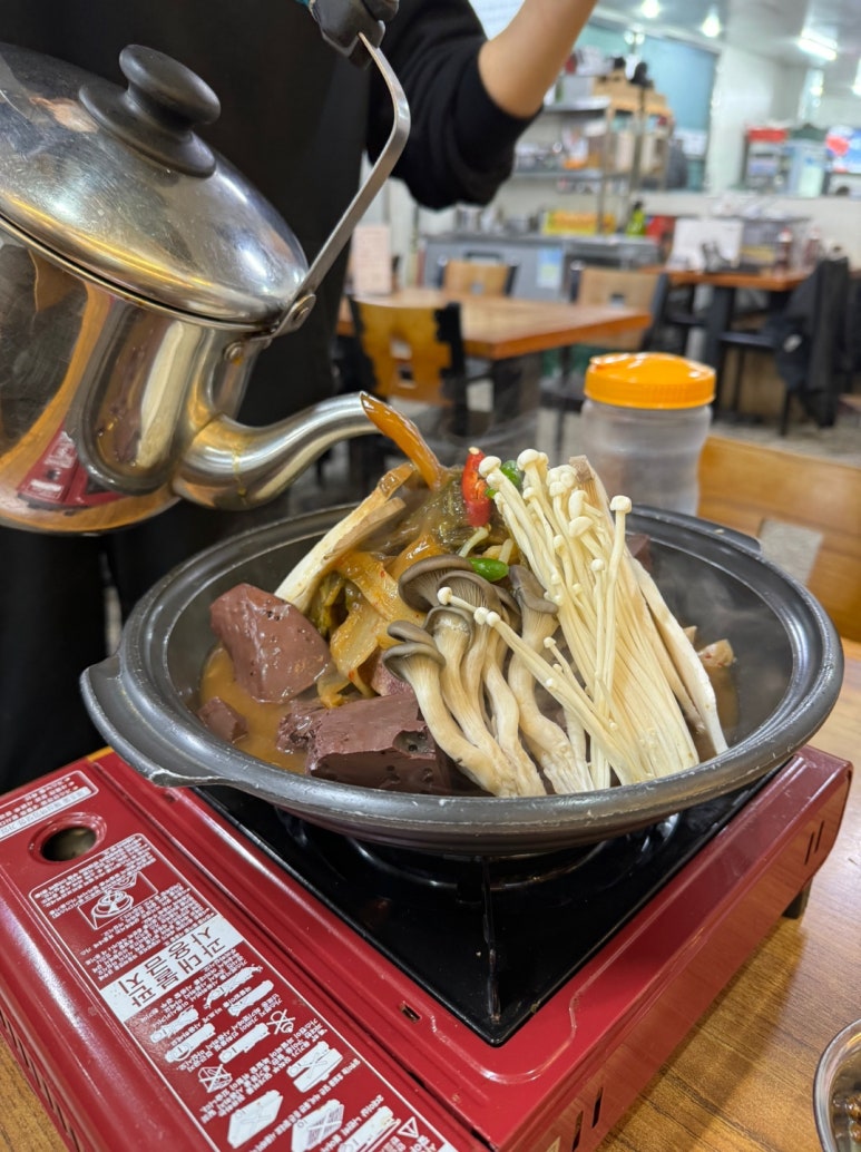 [효창공원앞역 맛집] 용문해장국 - 용산3대 해장국. 신선한 선지가 블루리본서베이 맛집. 주차 가능. 관련 이미지 11