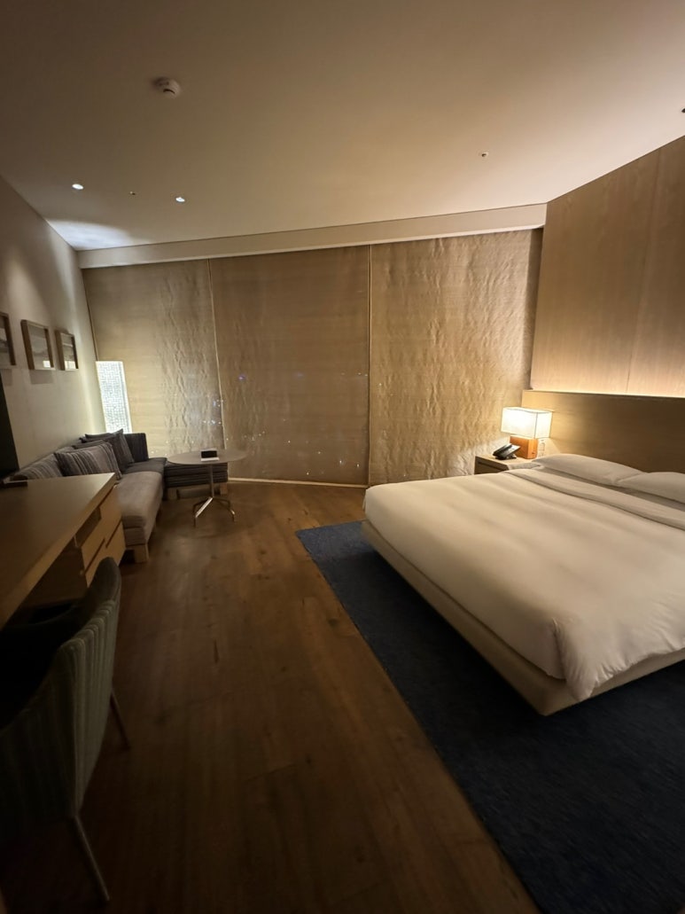 파크하얏트 부산 - 파크 이그제큐티브 마리나 스위트 & 스탠다드 룸 비교! 광안대교뷰, 조식, 수영장, 월드오브하얏트, GOH, 부산 5성호텔 비교&추천. 관련 이미지 13