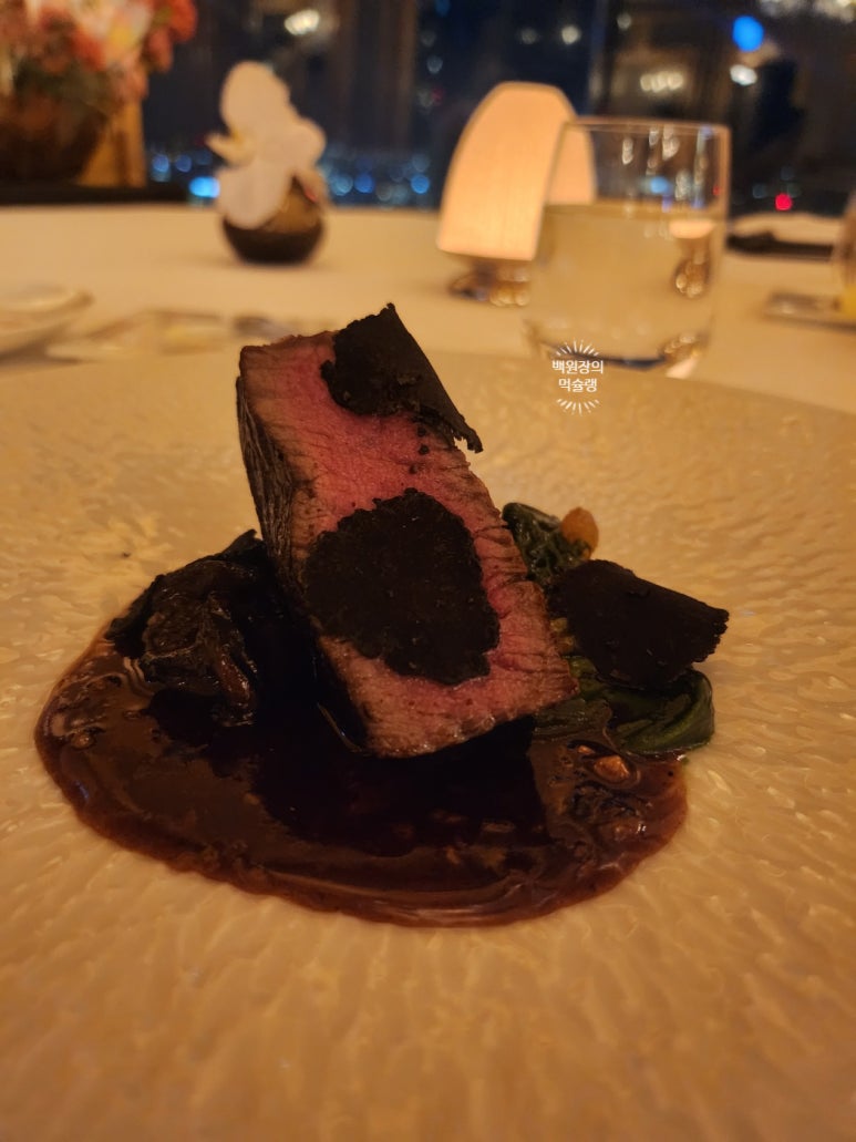 [롯데호텔서울 맛집] 피에르가니에르서울 -기념일에 추천하는 프렌치 레스토랑 디너코스. 발렛주차정보. 롯데호텔 트레비클럽 이용해서 싸게 먹자!!! 관련 이미지 35