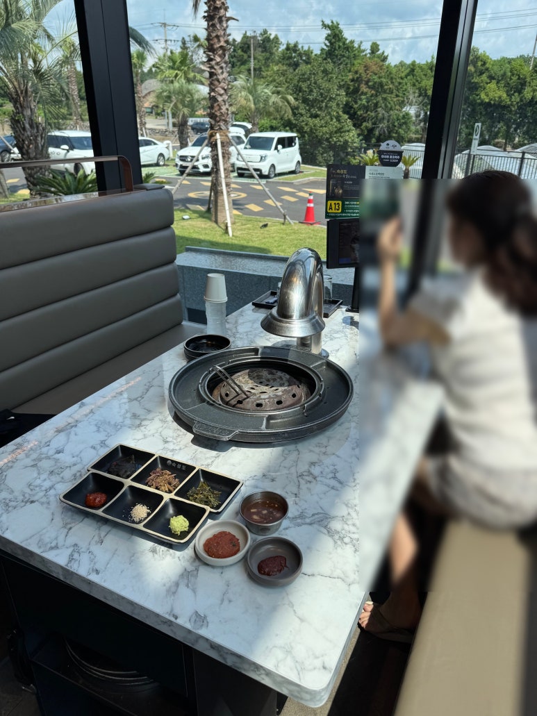 [Seogwipo Jungmun Restaurant] Sukseongdo Jungmun Branch — A Lunch Visit Without Waiting. Fully Equipped with Baby Chairs. Jung Yong-jin’s Jeju Pork Restaurant. image 12