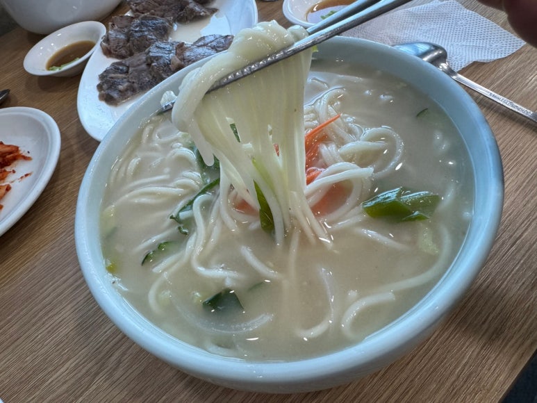 [연희동 맛집] 연희동칼국수 - 사골칼국수와 한우수육 맛집. 관련 이미지 14