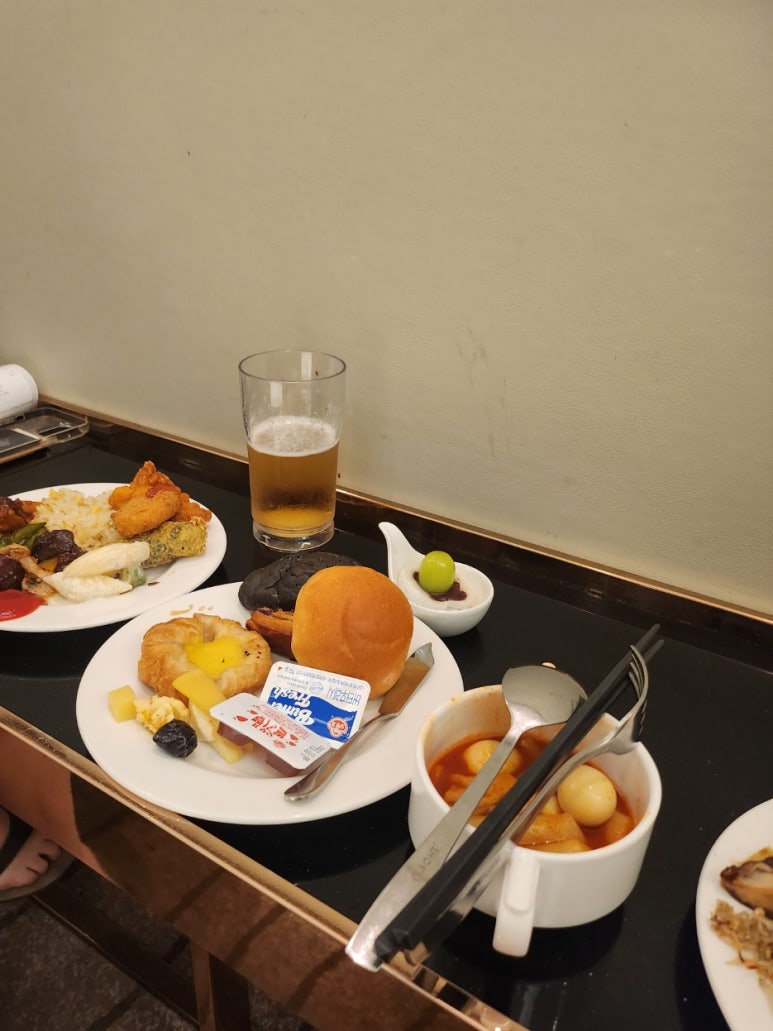 마티나골드 인천공항 제2터미널 위치/메뉴/가격/신용카드추천/콘센트 이용후기. 베브5 사용함. 만원의행복 행사중. 관련 이미지 25