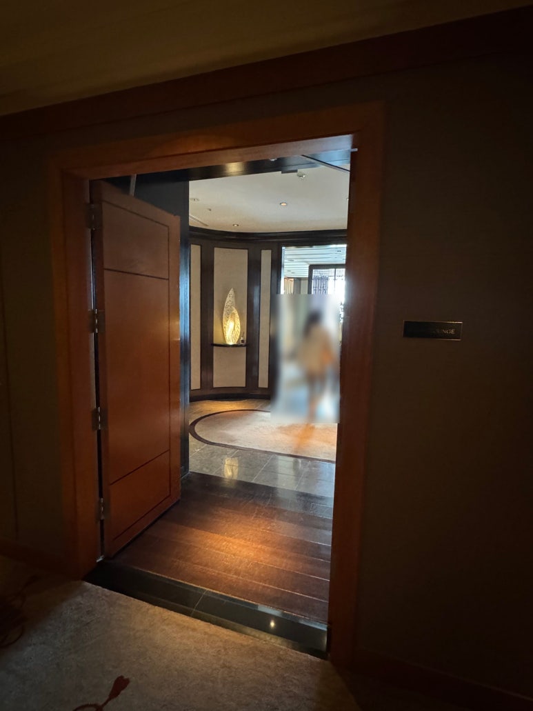 [The Ritz-Carlton, Tokyo] Afternoon tea and the club lounge — a somewhat disappointing self-paid review. Admission for two: 500,000 won. image 5
