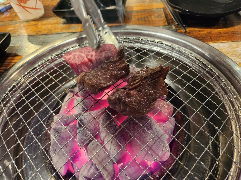 [신사동 한우 맛집] 신비갈비살 - 가성비 최고의 가로수길 한우 갈비살 현주엽 맛집. 주차 가능. 관련 이미지 16