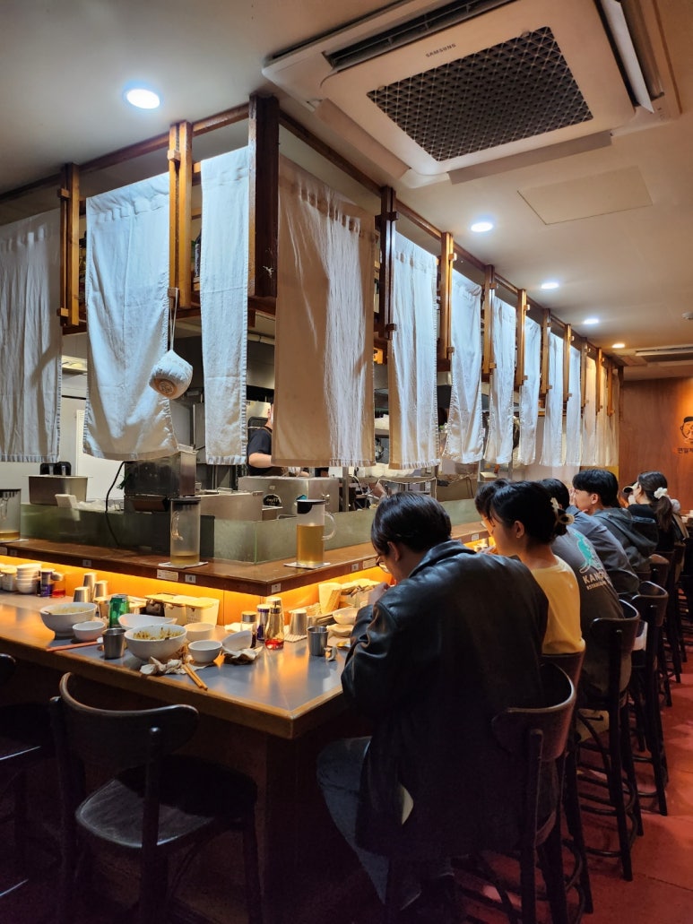 ★★★★☆ [신촌 탄탄면] 정육면체 - 신촌 유일의 미슐랭 맛집. 홍탄, 깨부수면과 유린기.. 시그니처 메뉴를 모두 먹어보다. 관련 이미지 7