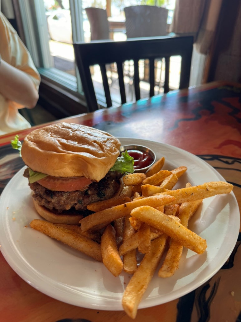 [괌 햄버거 맛집 완전정복] - 스택스버거, 모사스버거, 제프버거. 현지인 추천 내돈내산 간단비교. 관련 이미지 21