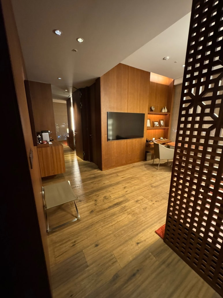 파크하얏트 부산 - 파크 이그제큐티브 마리나 스위트 & 스탠다드 룸 비교! 광안대교뷰, 조식, 수영장, 월드오브하얏트, GOH, 부산 5성호텔 비교&추천. 관련 이미지 24