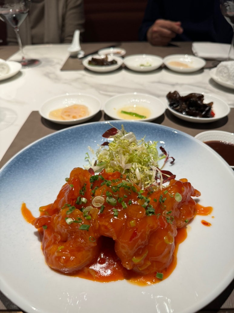 [조선팰리스 맛집] 더그레이트 홍연 - 최고의 북경오리 맛집. 유유안, 쥬에와 비교! 역삼역 가족모임 장소추천. 클럽조선 멤버십 활용하기. 관련 이미지 18