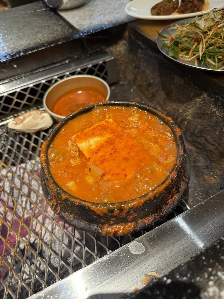 [을지로3가 맛집] 산청숯불가든 을지로 - 평일 저녁 웨이팅 후기. 재래식 소금구이, 흑돼지 김치찌개. 주차 꿀팁. 관련 이미지 19