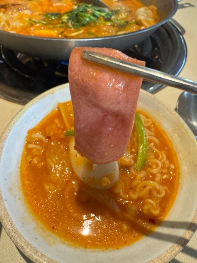 [문래동 맛집] 느루집 - 영등포에서 닭갈비 블루리본서베이 맛집으로 유명한 곳에서 부대전골을 먹어보다. 주차가능한 부대찌개 맛집. 관련 이미지 16