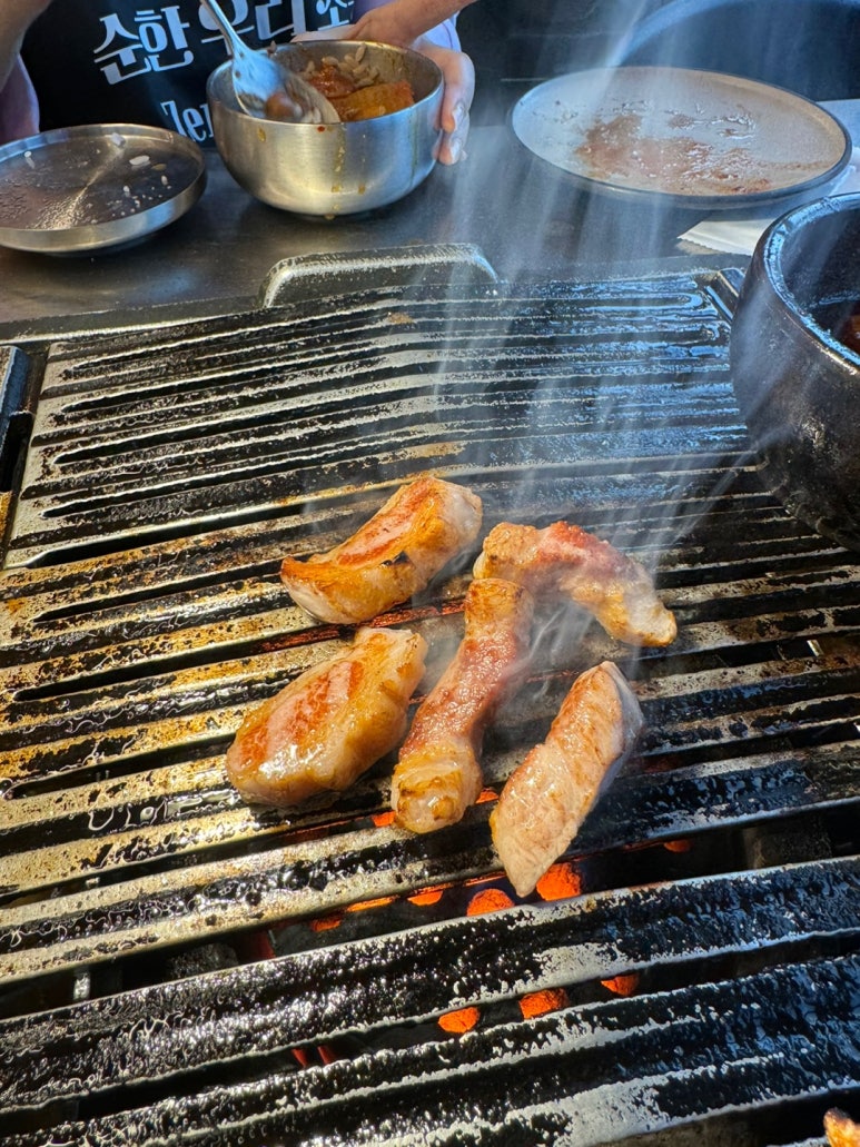 [제주공항 근처 맛집] 고기장 - 숙성 제주흑돼지 인생맛집. 제주도 흑돼지 오션뷰 맛집. 재방문의사 가득함. 관련 이미지 35