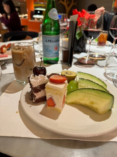 [롯데호텔서울 맛집] 라세느 - 12월 회식 장소 추천. 새로운 트레비클럽 다이닝 할인 받아 싸게먹기. 메뉴 공략!! 롯데다이아몬드카드 발렛주차. 관련 이미지 2